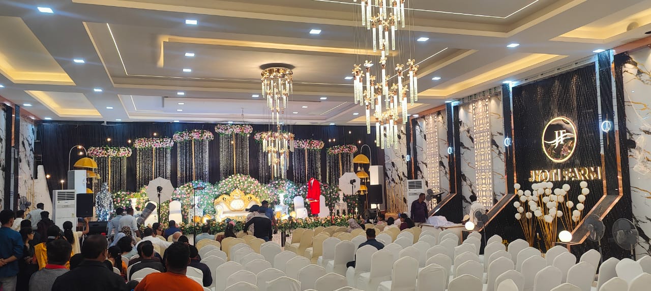 Grand 5000 Sq.Ft Banquet Hall